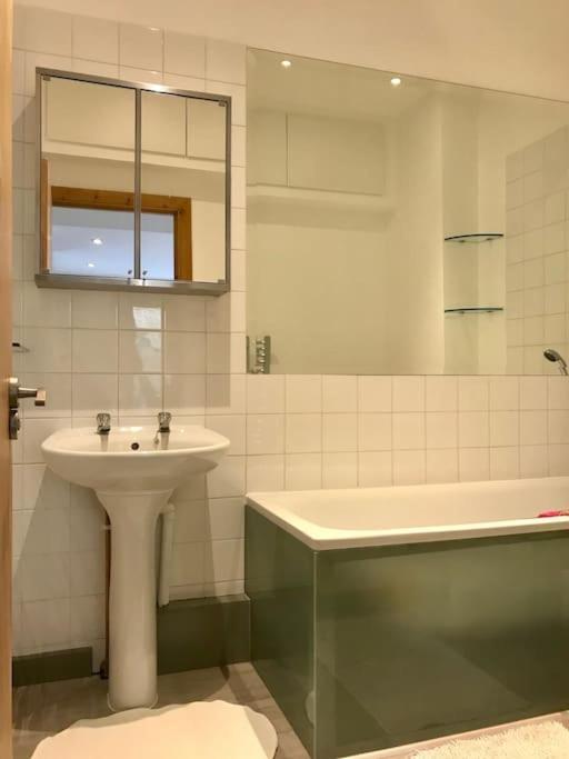 Quiet Kensington Flat Ideal For Central Londra Exterior foto