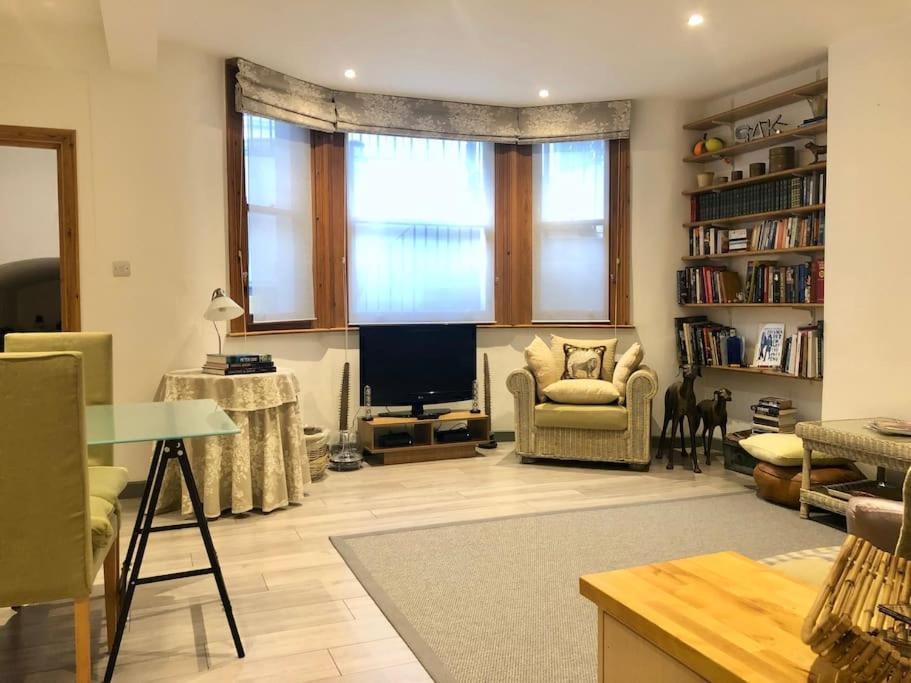 Quiet Kensington Flat Ideal For Central Londra Exterior foto